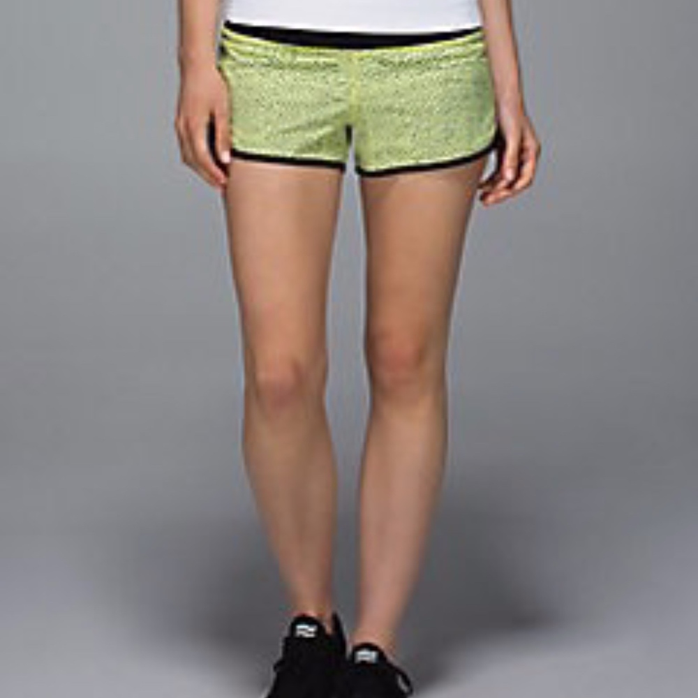 Lululemon Speed Short Dottie Dash Yellow Black